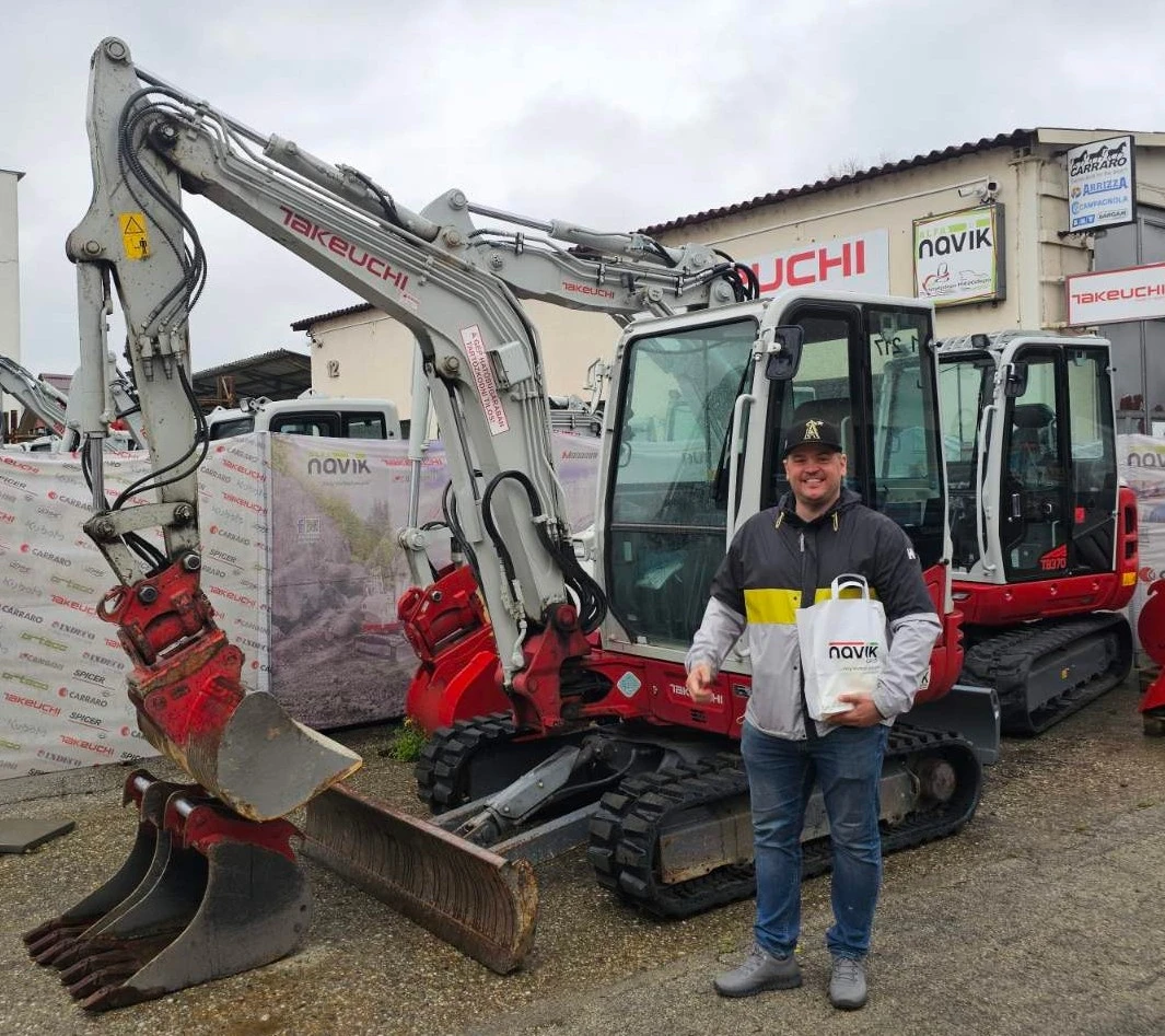 Takeuchi TB240 mini kotró