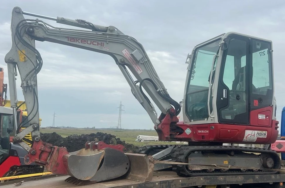 Takeuchi TB240 mini kotró